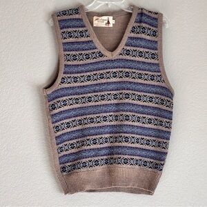 Vintage Mackinaw Woolens Women's Fair Isle Patterned Vest in tan and Blue L